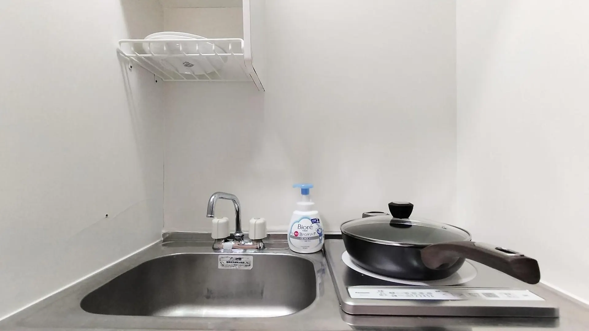 D22新宿最中心 两室 新大久保站5分-2 Rooms Shinjuku Center 5 Mins To St Max 4P 新宿 涉谷 表参道 池袋 上野 代代木 银座 原宿 Tokyo 0*,  Japan